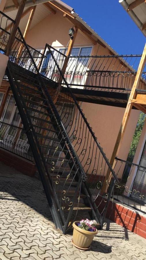 Hotel Гостевой Дом Байтик Bosteri Zewnętrze zdjęcie